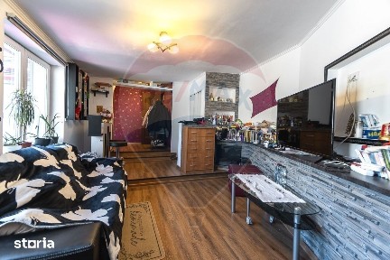 CASA COMPUSA DIN 2 APARTAMENTE, SCHEII BRASOVULUI| COMISION 0