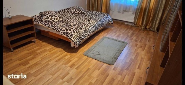 Apartament decomandat 2 camere+living,direct proprietar,zona buna