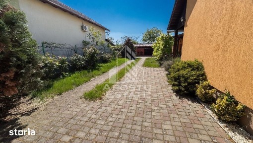 Casă complet mobilată, cu curte și garaj, în Sânnicolau Mare