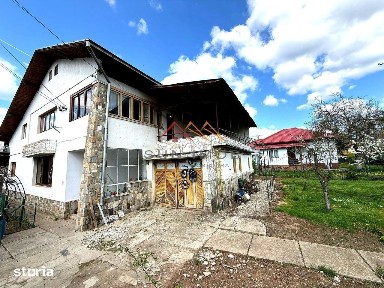 Casă P+1E cu teren generos de 697 mp, zona foarte buna Campina, PH