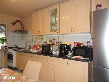 Apartament 3 camere conf. 1, 2 balcoane, et. 3, Vlaicu - Lebada, 73 mp