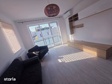 Vand apartament 2 camere cu parcare si aer conditionat zona Coresi