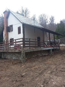 Vand casa la munte in Rate