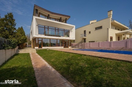 Resedinta contemporana in Mogosoaia | Piscina | Acces direct la lac