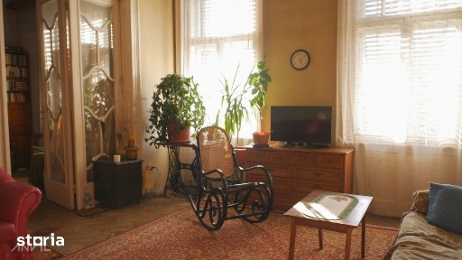 Farmec interbelic cu detalii originale de epocă - apartament 3 camere