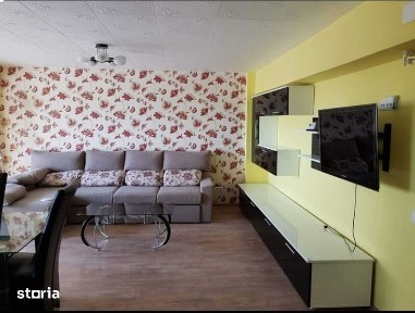 Apartament două camere ultracentral, bloc Romarta, de închiriat.
