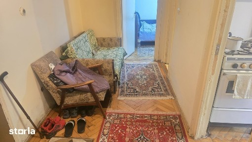 Vand apartament 2 camere decomandat in Deva, pe Bld. Balcescu, etaj 1