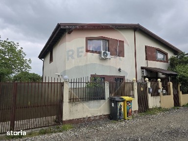 De vanzare Casă / Duplex