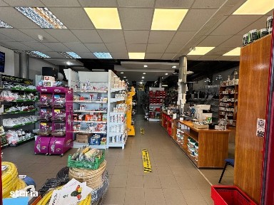 Spațiu comercial de vânzare Oradea Ioșia, 738 mp, showroom și depozit