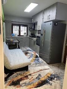 Vand apartament decomandat la parter