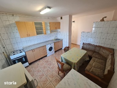 Inchiriez ap. 2 camere Decomandat Pe Bulevard Centrala,Clima.