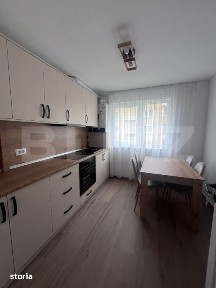 Apartament 4 camere, decomandat, etaj intermediar, zona USV