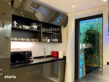 One Charles de Gaulle, duplex de Inchiriat 4 camere