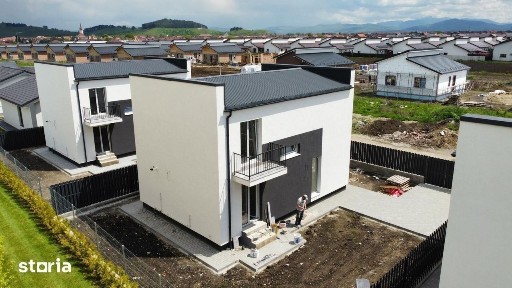 Casa/Vilă P+1 cu 4 camere de vânzare - Sânpetru