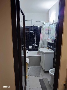 Vând apartament Roman, Neamț 4 camere