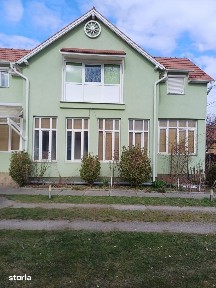 Casa cu mansarda in Ernei, situata intr-o zona linistita