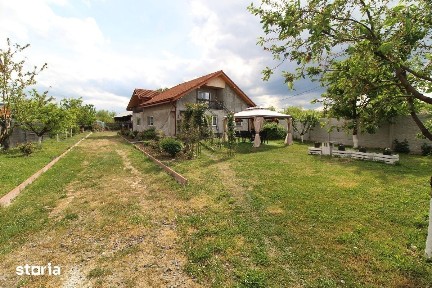 Vând casă P+M în Hunedoara, zona Micro3-Altex, teren 1413mp, f.s. 17m