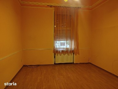 Apartament la casă cu front stradal, str. M. Eminescu. 119 900 E.
