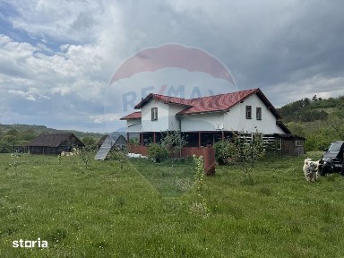 Proprietate OFF-GRID 5,76 Ha. Casa tradiționala lemn. Limită Cluj