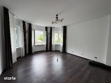 Apartament cu vedere spre Tâmpa, liniște și natură, în Centrul Istoric