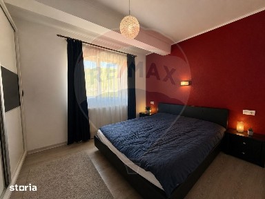 Apartament cu 3 camere de vânzare cu loc de parcare