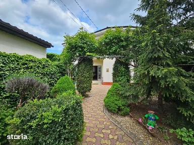 De vanzare-Vila spatioasa cu gradina si foisor-oaza de liniste