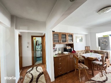 Apartament de 3 camere zona Primaverii - capat 1