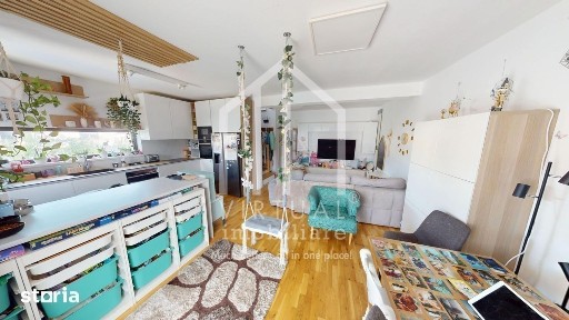 Casa cu 5 camere, 124mp utili+balcon, teren 250mp, acces auto,Cristian