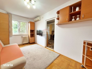 Apartament cu 3 camere de închiriat în zona Intim