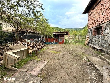Casa de vanzare 2 camere zona Metes