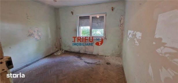Apartament 2 camere de renovat in Cetate