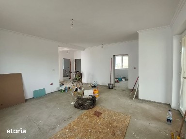 Casă nouă cu 3 camere,2 bai și curte privată imprejmuita si amenajata.