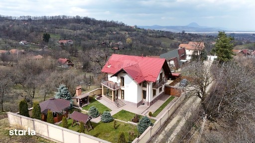 Casă de vânzare Bran Sohodol teren intravilan 4.831 mp două locuințe