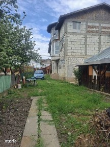 Casa tip duplex cu 2 apartamente P+1+M, 229.40 mp, zona Targsoru Vechi