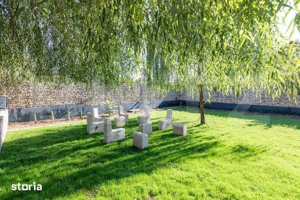 Proprietate Premium - 2 Case, Lac Privat & Teren de Sport -2 km de
