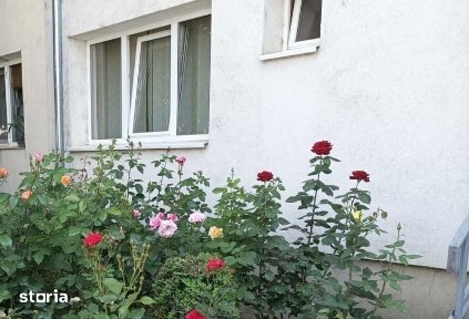 Spatiu comercial-apartament parter bloc