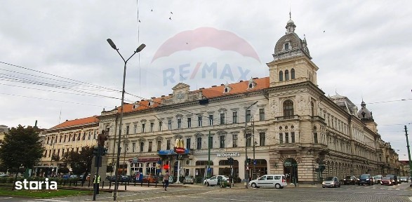 Apartament spatios de vanzare in Palatul Neuman, ultracentral.