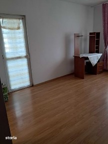 Vand garsoniera etaj 5 mansarda ostroveni