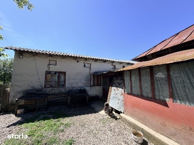 Casa de renovat 127 mp +3000 mp Teren Intrav/Simnic, la 12km de Craiov
