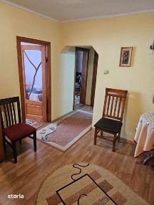 Apartament Husi 4 Camere, 2 Bai, 2 Balcoane, in suprafata de 110 m2