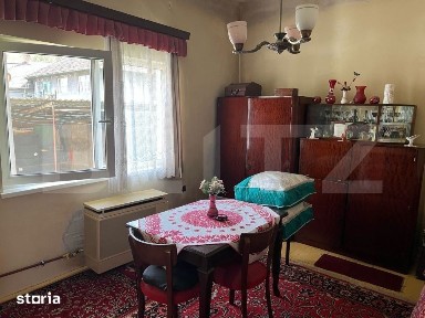 Casa vanzare cu 3 camere in zona Dambu, 877 mp, zona semicentrala