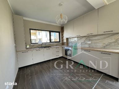 OPORTUNITATE!Casa individuala | 4 camere | 3 bai | Garaj | Terasa | De