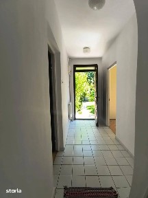 Proprietate rară: apartament 4 camere cu curte de 200 mp