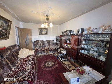 Apartament 3 camere decomandat zona 1 Decembrie 75mp si boxa la subsol