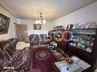 Apartament 3 camere decomandat zona 1 Decembrie 75mp si boxa la subsol