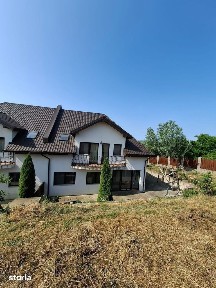 Casă tip duplex de vânzare Zona Bucium la doar 1 km de Plopii Fără Soț