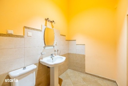 Apartament nemobilat, 3 camere, etaj 1, Bld.Revoluției