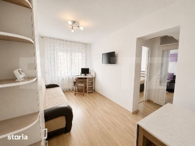 Apartament cu 2 camere, baie cu geam, etaj 3, zona Cetate