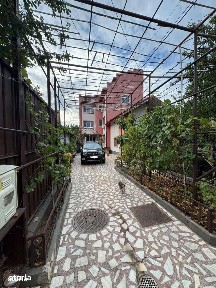 Casă cu 8 camere, subsol și mansardă Zona Sălaj Sector 5