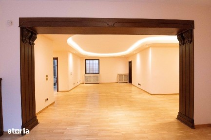 Vila cu piscina, 22 camere și consum ZERO, Baneasa - Romatsa